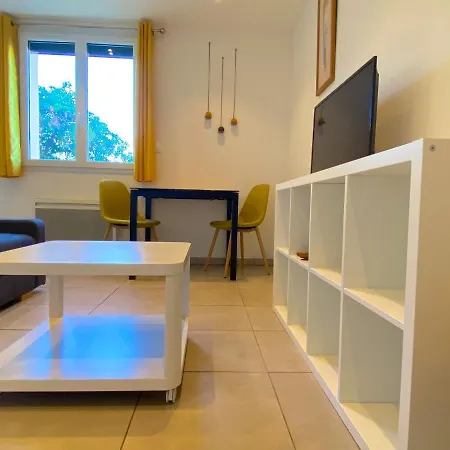 T2 Au Centre Avec Espace Exterieur * Ajaccio (Corsica)