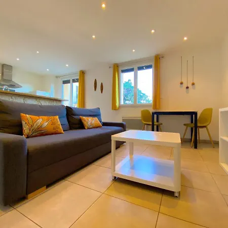 Apartment T2 Au Centre Avec Espace Exterieur Ajaccio (Corsica)