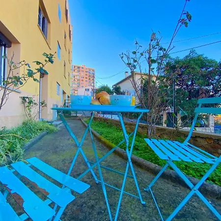 Apartment T2 Au Centre Avec Espace Exterieur *