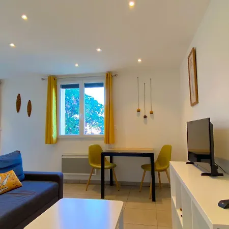 Apartment T2 Au Centre Avec Espace Exterieur Ajaccio (Corsica)